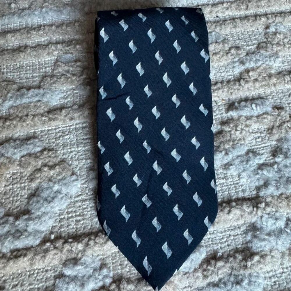Giorgio Armani Cravatte Vintage Navy Geometric Pattern Print Wide 100% Silk Tie